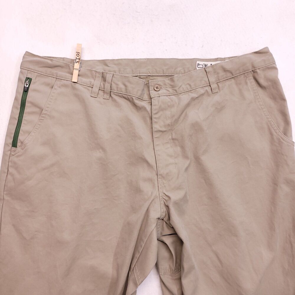 Woolrich Casual Button Zip Up Medium Wash Chino Pants Mens Size 40x30 Beige